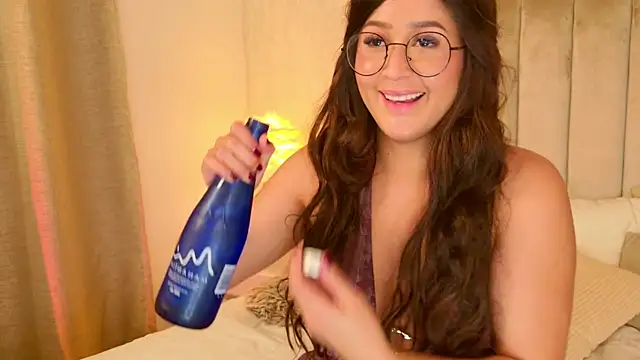 Chatroom XXX en direct de DannaRiles_