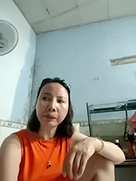 Chatroom XXX en direct de Famrita