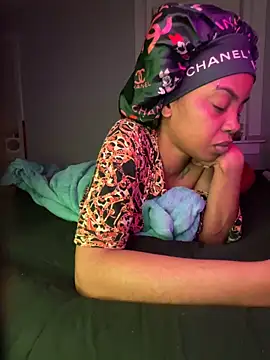 TheRealOshunQueen's Live XXX Chat