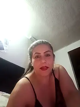 maynor_1998's Live XXX Chat