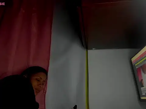 NENITA_HOTTのライブXXXチャット