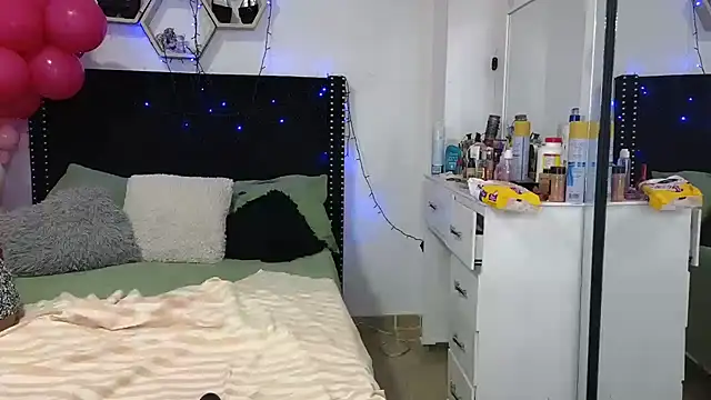 charlotte_077 Chat XXX in diretta