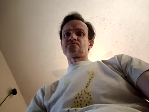 Drewpackn8 Show in webcam