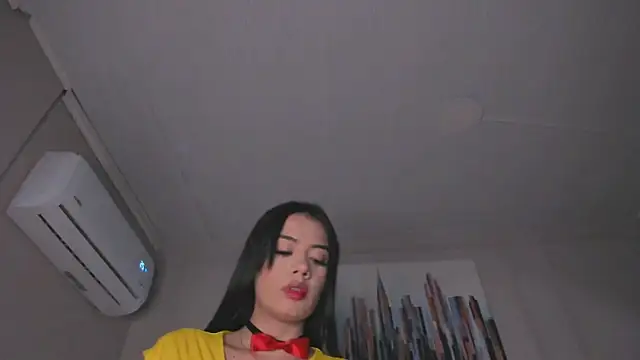 mia_kisses2 live XXX chat