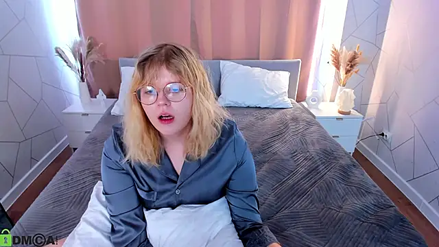 luna_c0ra webcam show