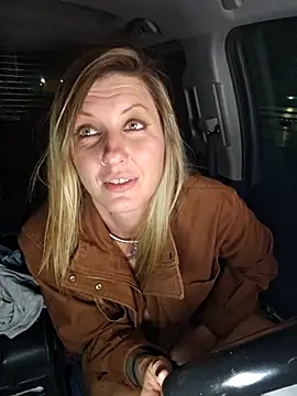 SheIsSomething Chat XXX in diretta