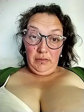 _Saraqueen Chat XXX in diretta