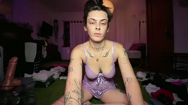 Pertunjukan Kamera Web GennaJames