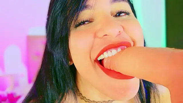 CharlootteEvans – Naživo XXX chat