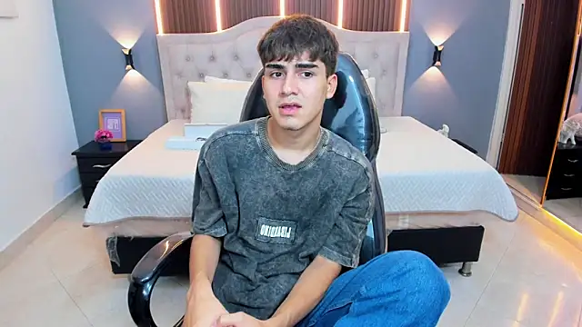 Tommy18__ – Live XXX-chat