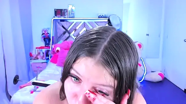 Luna_Analya élő XXX-chatje