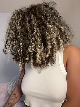 Belkaj Adlı Modelin Canlı XXX Sohbeti