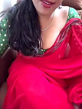 Roja-Telugu777 Adlı Modelin Canlı XXX Sohbeti