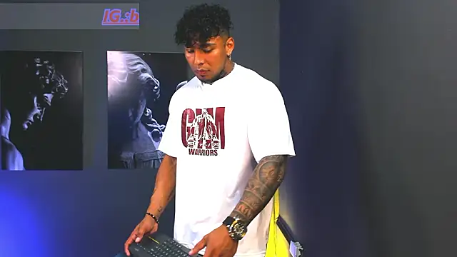 Chatroom XXX en direct de bradley_smith