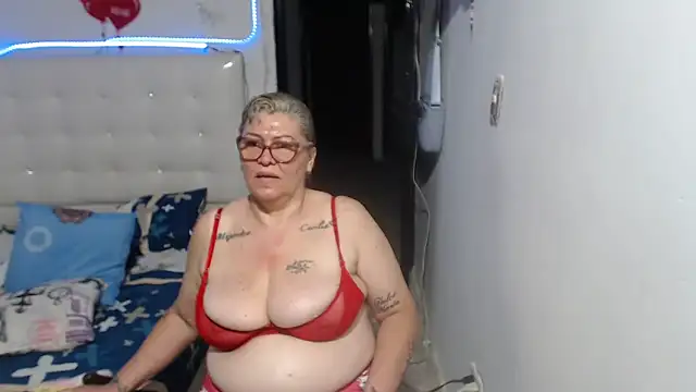 Olgahunder webkamerás műsora