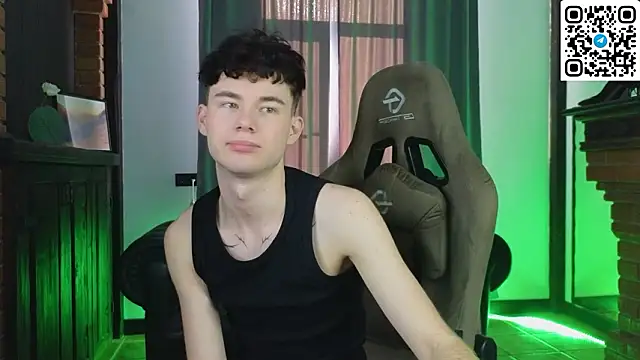 Chatroom XXX en direct de Cute_Mike