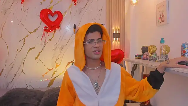 Chatroom XXX en direct de JacobBlackwell_