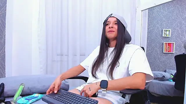 Chat +18 de ViictoriiaSaenz ao vivo