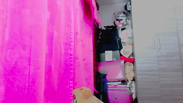 Živý XXX chat holy_juli