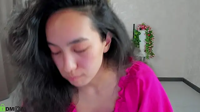 Chatroom XXX en direct de FlirtyAura