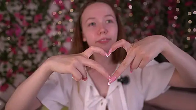 دردشة Petite_Polly الجنسية المباشرة