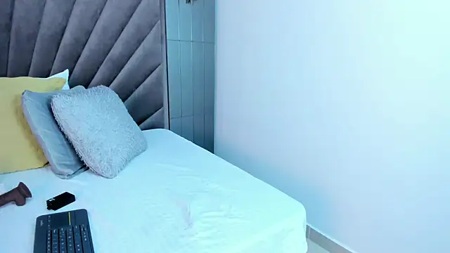 دردشة Alisson-Collins الجنسية المباشرة