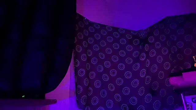 Guyst049 Live XXX-Chat