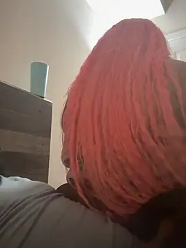 Pokazy przed kamerką – makeherfeelg