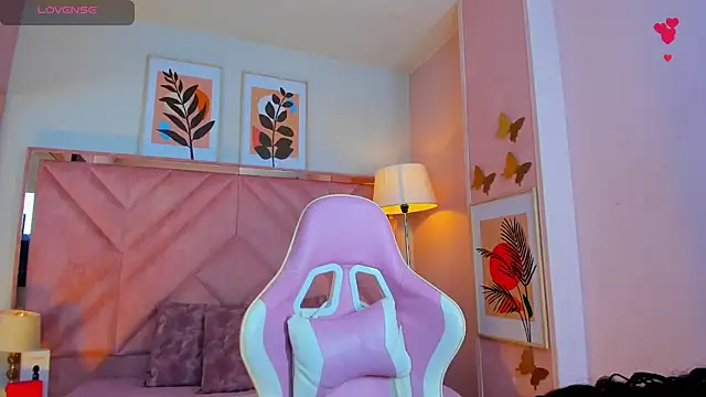 Chatroom XXX en direct de DemiJones_