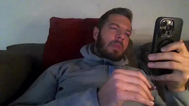 XXX chat uživo modela cheekycherryx