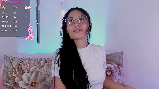 NayeCloud's Live XXX Chat