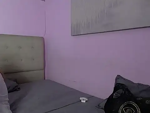 Alaiia___ élő XXX-chatje