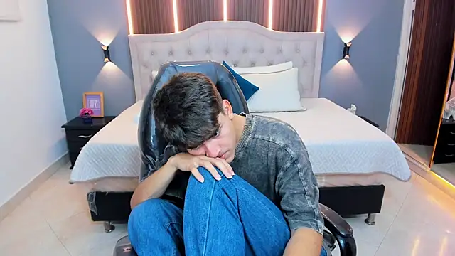 Tommy18__ Chat XXX live