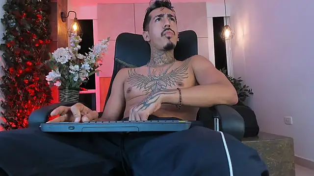 Donovan_Desmond's Live XXX Chat