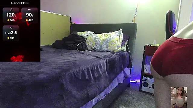 Živý XXX chat Blondiewithanass