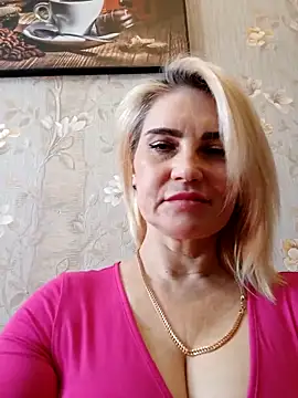 Chat +18 de JennyOMay ao vivo