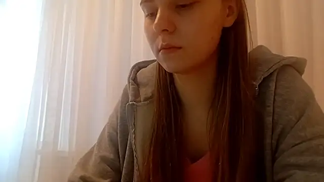 Show modela CrackShirker na web-kameri