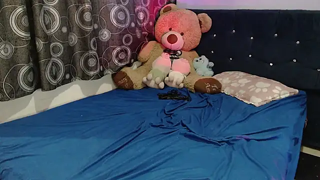 Chat +18 de ANGELIQUE_KLANE ao vivo