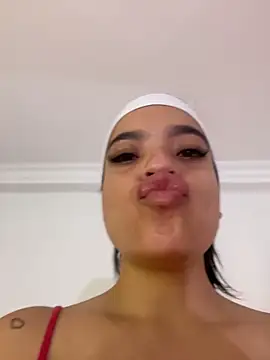 Онлайн чат XXX JuanitaMore01