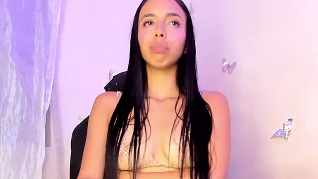 EvelynLuxx's Live XXX Chat