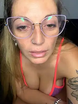 Czat XXX na żywo – julietacollins11