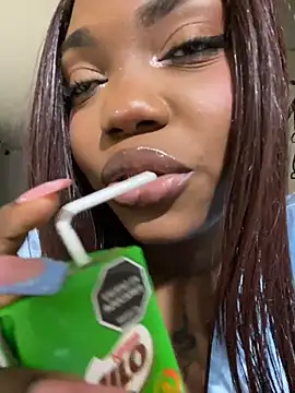 SarahBleer: онлайн-секс-чат