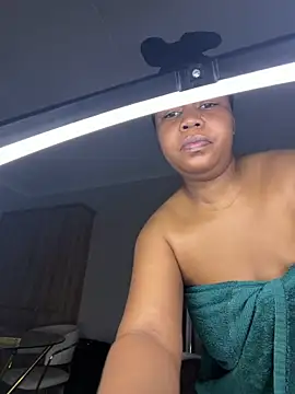 Živý XXX chat GoldenAss07