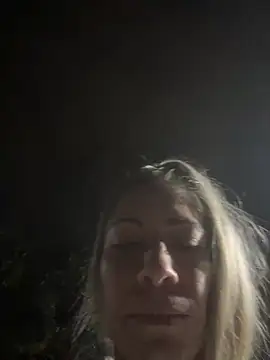 viktoria_davis_ Chat XXX in diretta