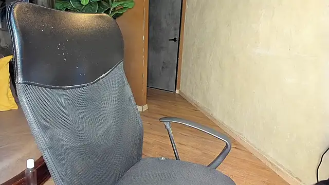 Chat +18 de isaac_grimm ao vivo