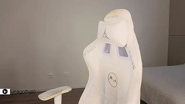 دردشة IamLuna2006 الجنسية المباشرة