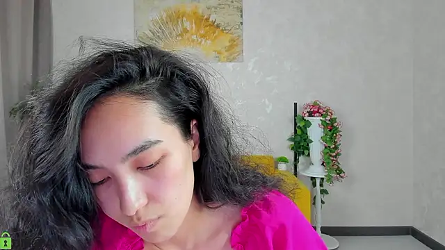 FlirtyAura's Live XXX Chat