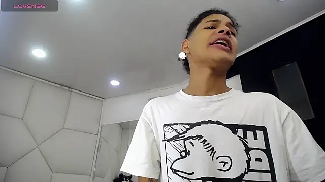 دردشة MattyMaxx_ الجنسية المباشرة