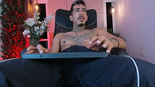 Donovan_Desmond – Naživo XXX chat