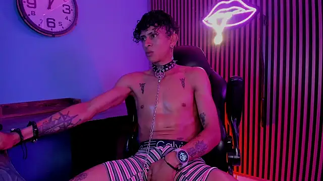 Maximoking26's Webcam Show